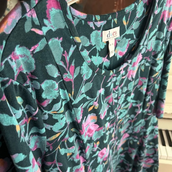D&Co Teal and Purple Floral Top XL - Picture 13 of 16